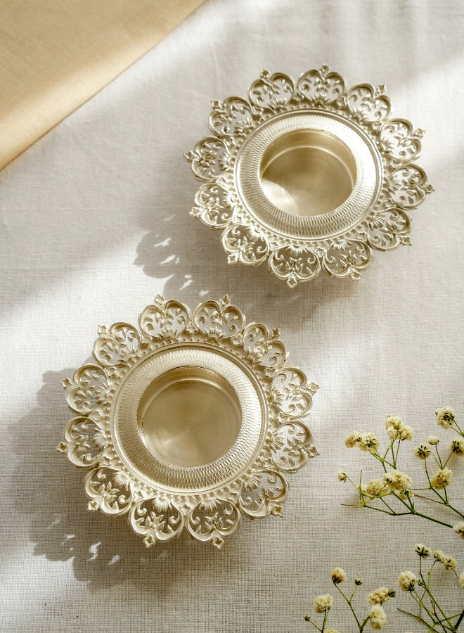 Casa Quesera Silver-Plated flower shaped tea light holder