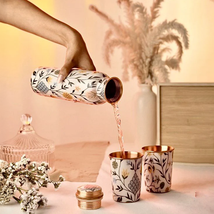 Handcrafted Copper Bottle with Glasses by Casa Quesera