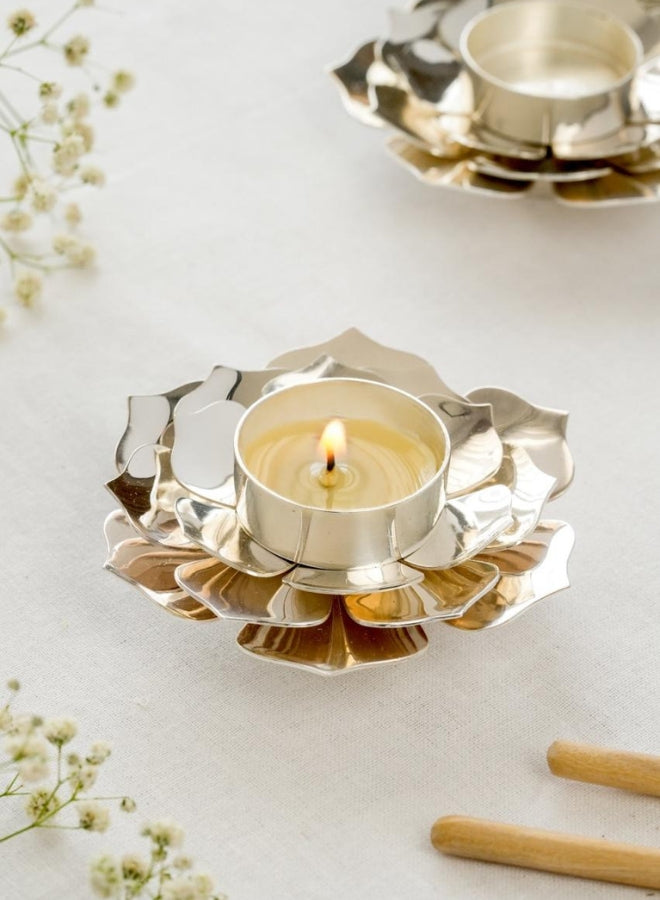 Casa Quesera Silver-Plated Lotus Tea light holder