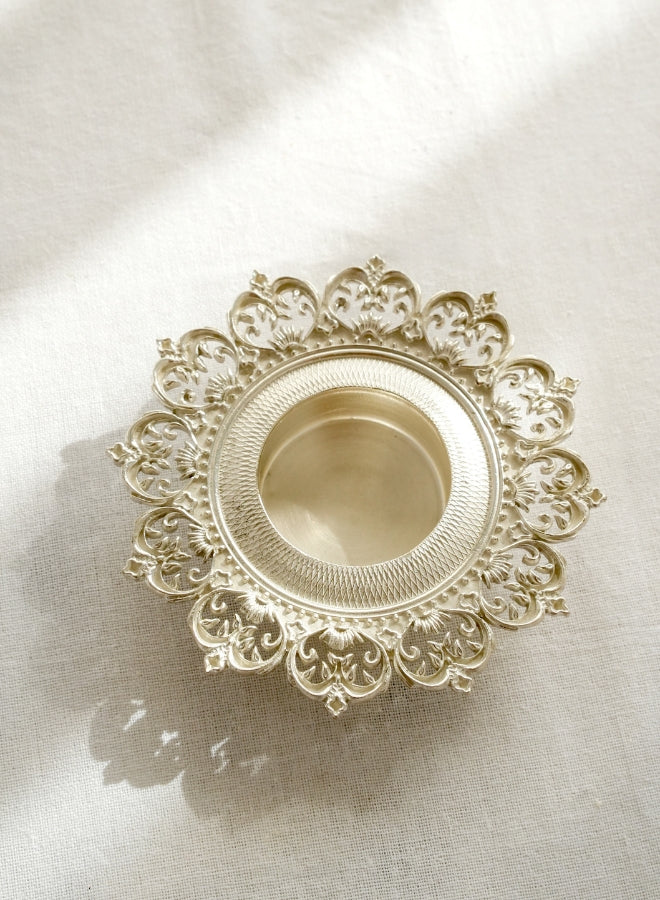 Casa Quesera Silver-Plated flower shaped tea light holder
