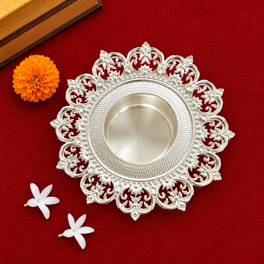 Flower shape silver tea light holder