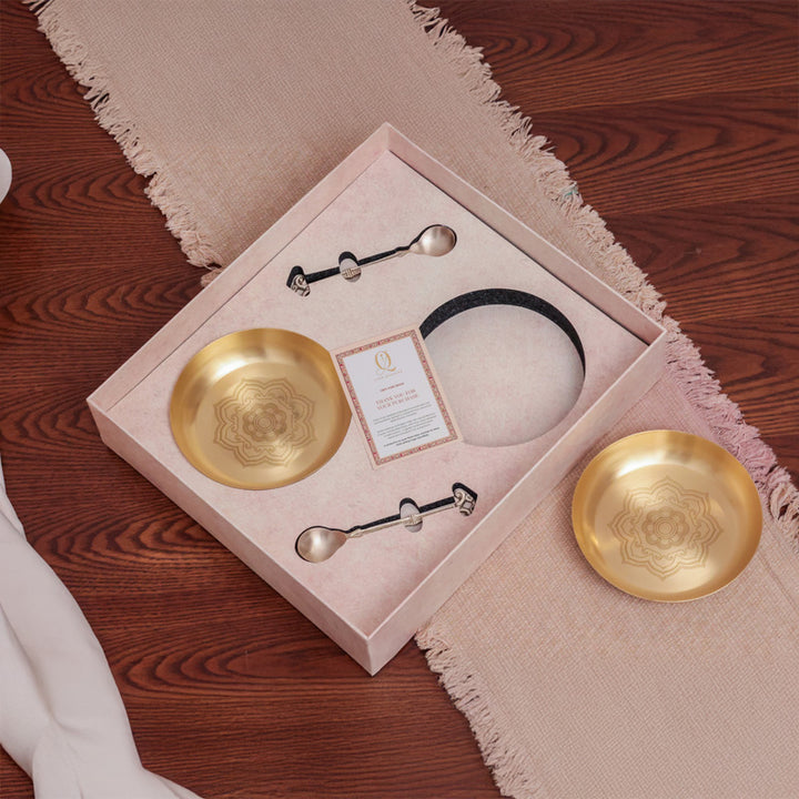 Casa Quesera® Kanz Engraved Brass Plate with Matching Spoon – Elegant Royal Serveware for Home, Table & Gifting