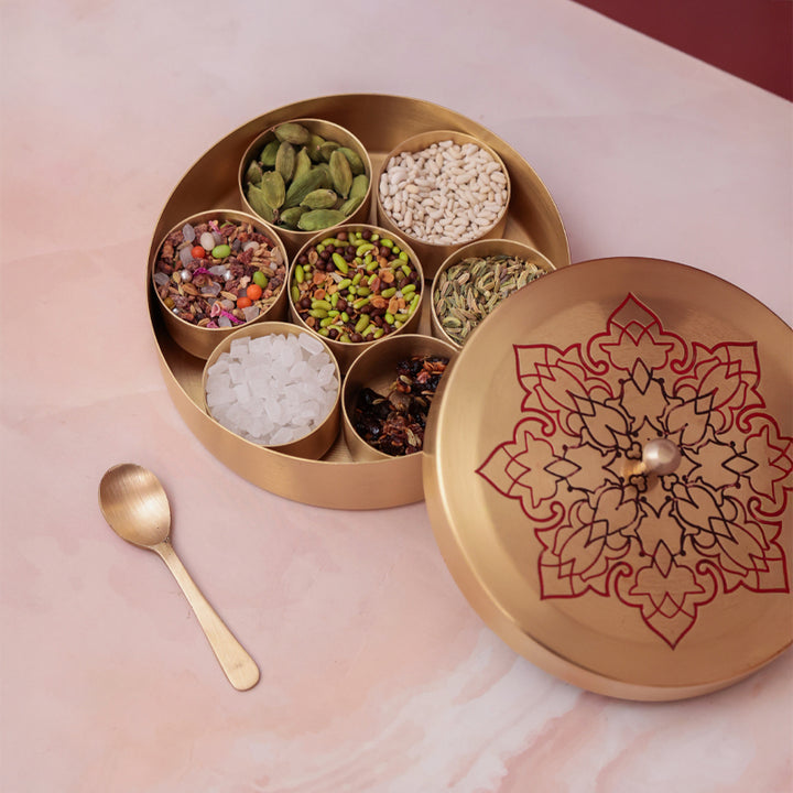 Casa Quesera Handcrafted Brass Zaafran Box – Luxury Arabic Mukhwas & Spice Storage Chest