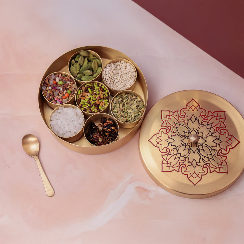 Casa Quesera Handcrafted Brass Zaafran Box – Luxury Arabic Mukhwas & Spice Storage Chest