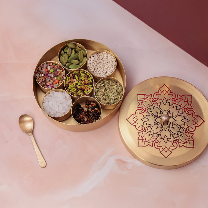 Casa Quesera Handcrafted Brass Zaafran Box – Luxury Arabic Mukhwas & Spice Storage Chest